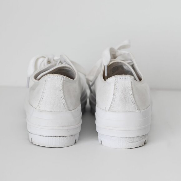 NO BOUNDARIES Women's White Canvas Sneakers Size 6.5 - Picture 2 of 9
